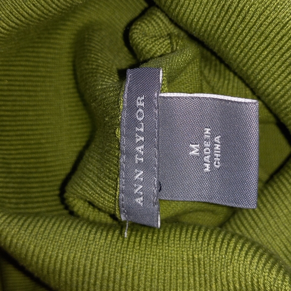 Ann Taylor silk blend top NWOT - Picture 3 of 5